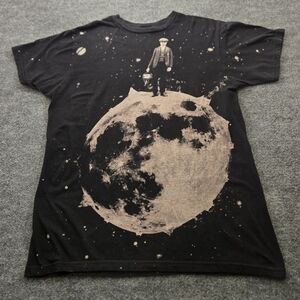 Design‎ By Humans Men's Black  Graphic T-Shirt Size L Vintage Boy On The Moon